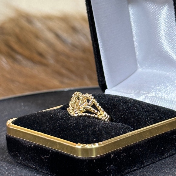 Love Heart Ring - Picture 3 of 4